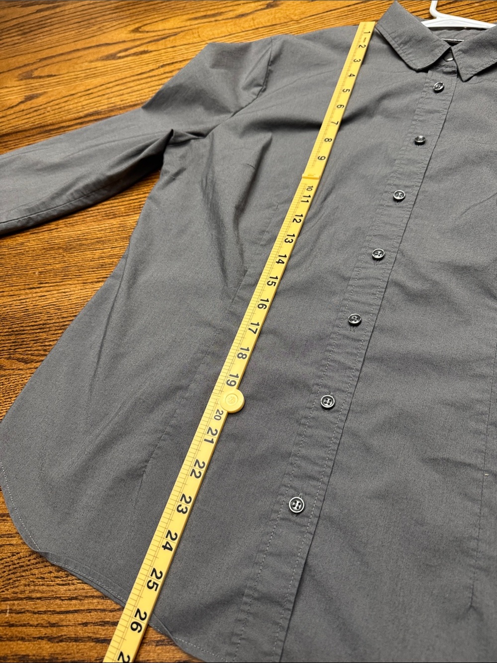 New York & Company Gray Stretch Button-Down Shirt
Size XL - Picture 5 of 7
